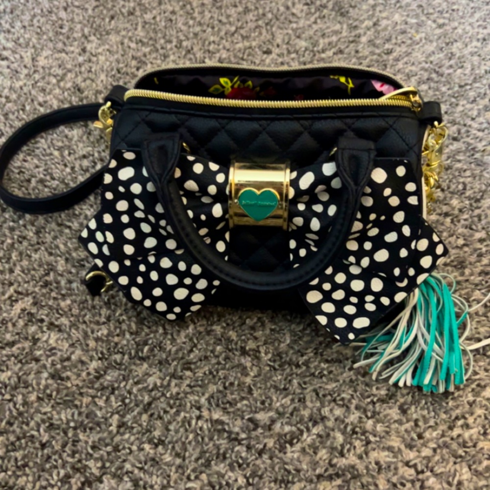 BETSY JOHNSON Handbag Crossbody removable shoulder strap.